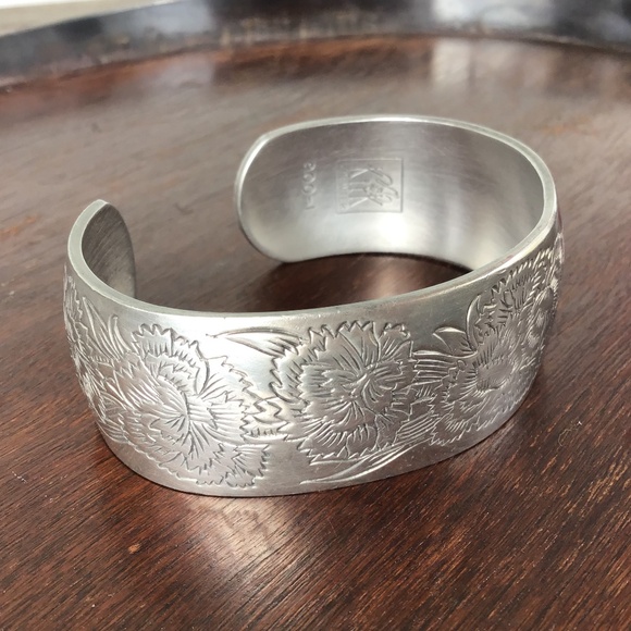 Vintage Pewter Cuff Bracelet Signed Kirk Stieff Carnations January Birth Flower - Picture 5 of 11